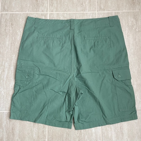 Men’s Big and Tall Cargo Shorts - Picture 2 of 4